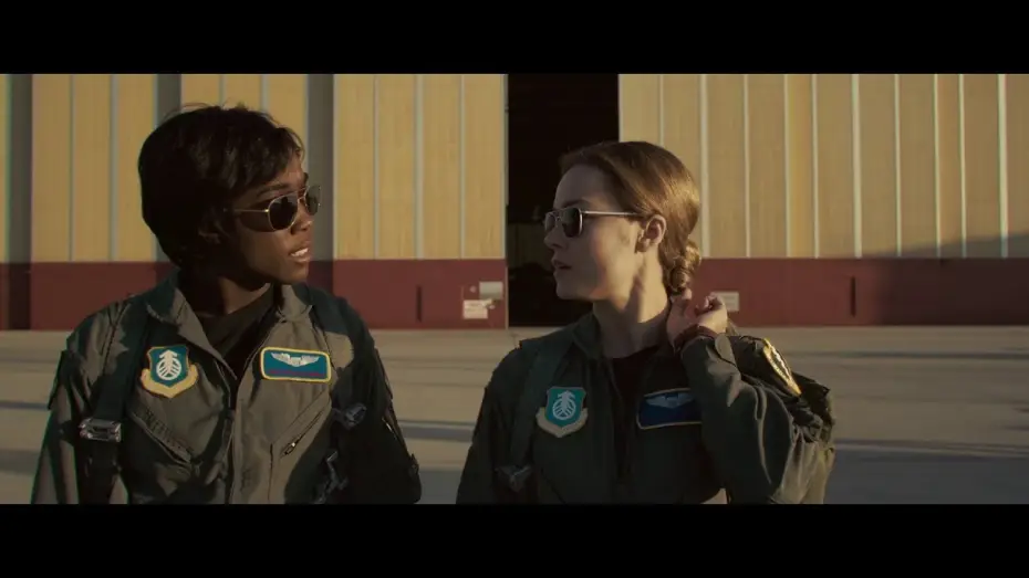 Видео к фильму Капитан Марвел | Captain Marvel - Extrait "La t&ecirc;te dans les nuages" VOST