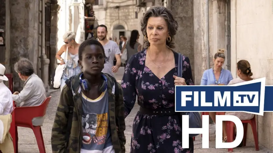 Видео к фильму Вся жизнь впереди — Du hast das Leben vor dir Trailer Deutsch German (2020)