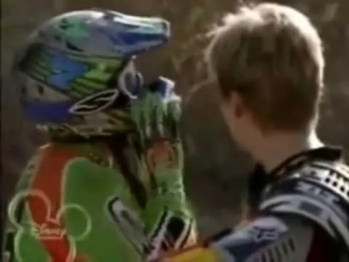 Видео к фильму Замена — Disney Channel - Trailer Motocrossed