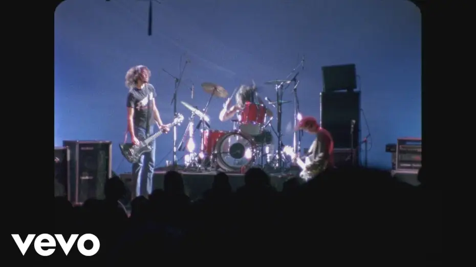 Видео к фильму Nirvana: Live at the Paramount — Nirvana - School (Live At The Paramount, Seattle / 1991)