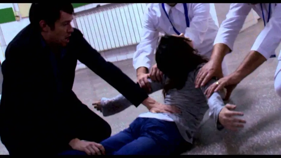 Видео к фильму Одержимая — Devil Inside : extrait « Hospital » VOST