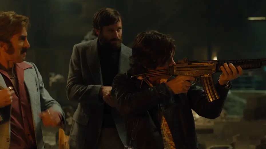 Видео к фильму Перестрелка | FREE FIRE - Extrait - Test de la marchandise - VOST