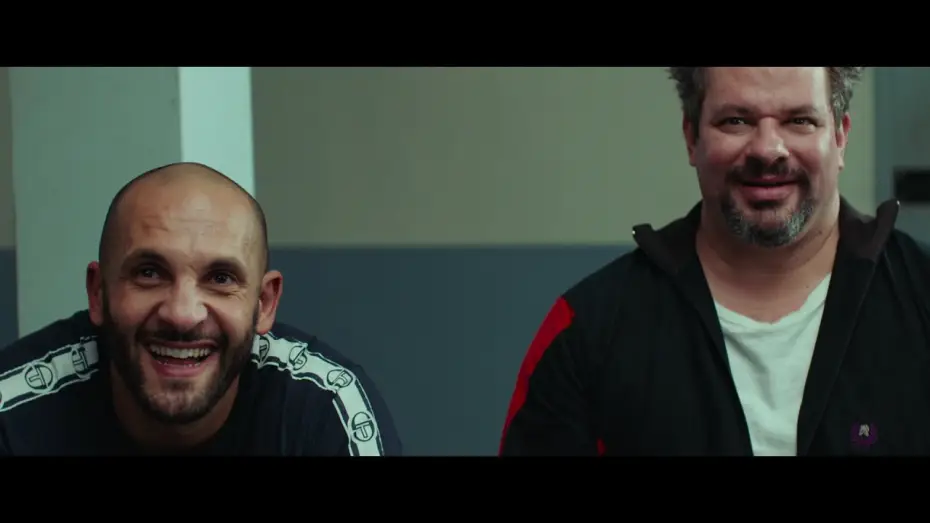Видео к фильму Триумф — UN TRIOMPHE - Bande Annonce [VF]