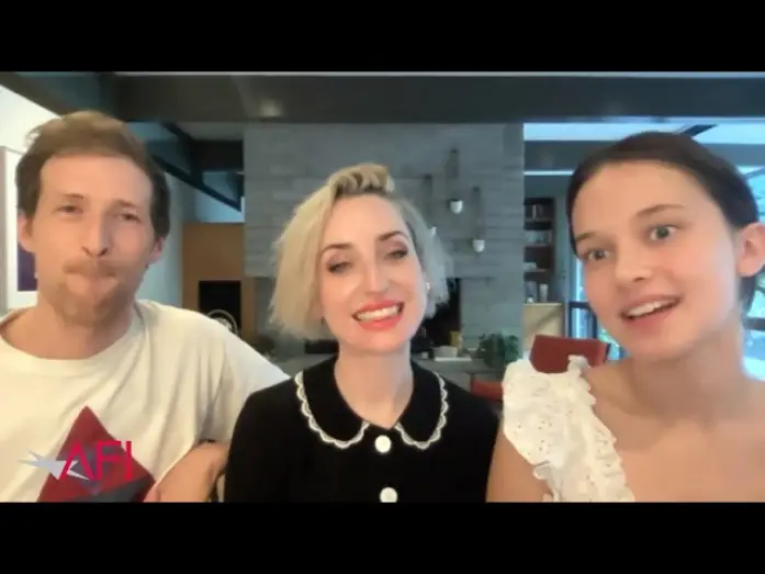 Видео к фильму Как это закончится — Zoe Lister-Jones, Daryl Wein & Cailee Spaeny on How It Ends