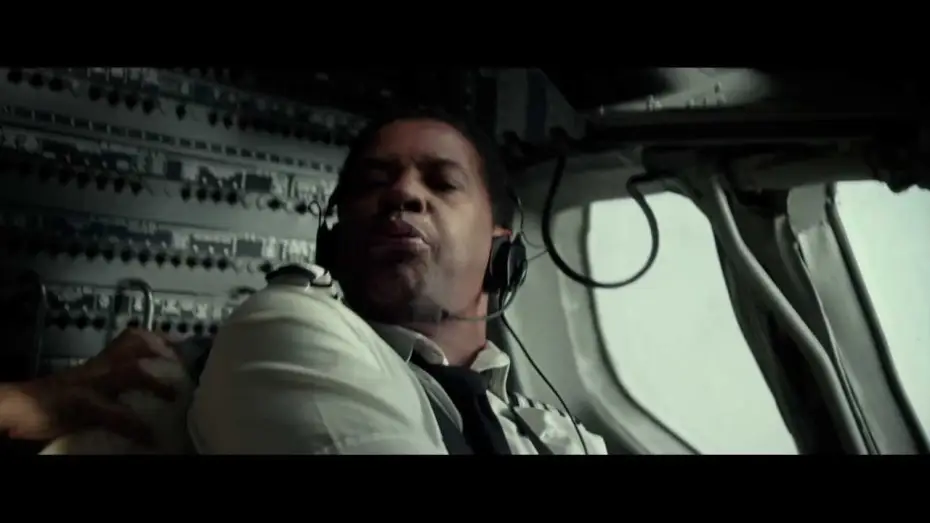 Видео к фильму Экипаж | Flight (2013) | Trailer italiano ufficiale [HD]