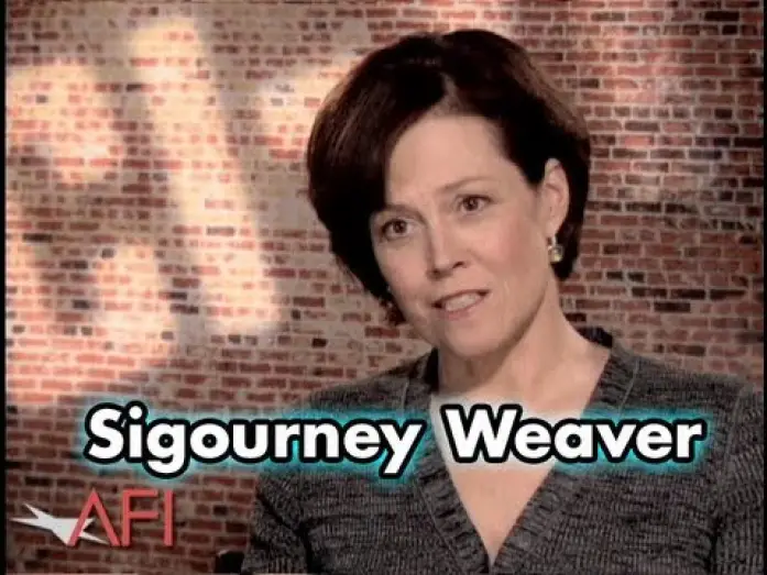 Видео к фильму Чужой | Sigourney Weaver Gives An Overview Of ALIEN