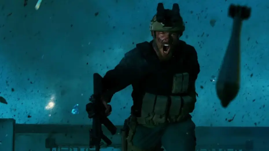 Видео к фильму 13 часов: Тайные солдаты Бенгази | 13 HOURS: THE SECRET SOLDIERS OF BENGHAZI di Michael Bay - Secondo trailer italiano ufficiale