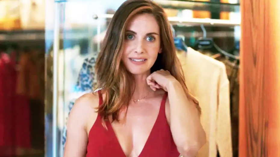 Видео к фильму Кружи меня — SPIN ME ROUND Bande Annonce (2023) Alison Brie, Aubrey Plaza