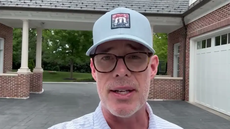 Видео к фильму Rally Caps — ESPN Announcer JOE BUCK, the Voice of Monday Night Football