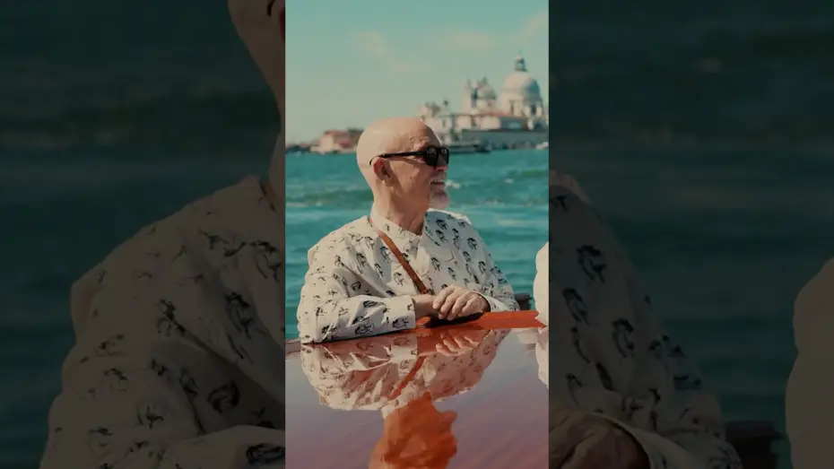 Видео к фильму Дикая лошадь — Venice Arrival