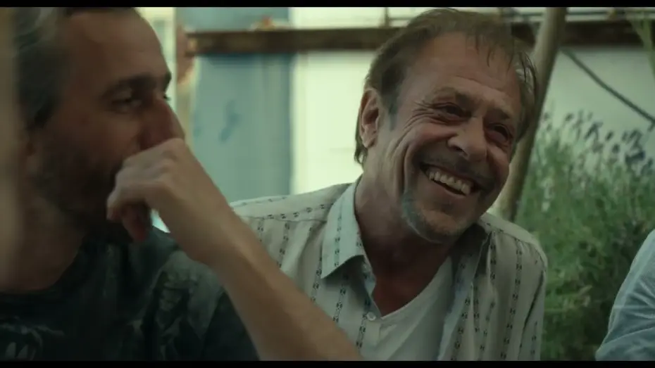 Видео к фильму Tant que le soleil frappe — Tant que le soleil frappe (2022) - Bande-annonce VF