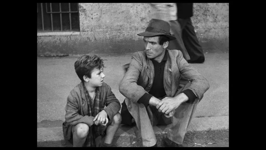 Видео к фильму Похитители велосипедов | LADRI DI BICICLETTE di Vittorio De Sica - Trailer (Il Cinema Ritrovato al cinema)