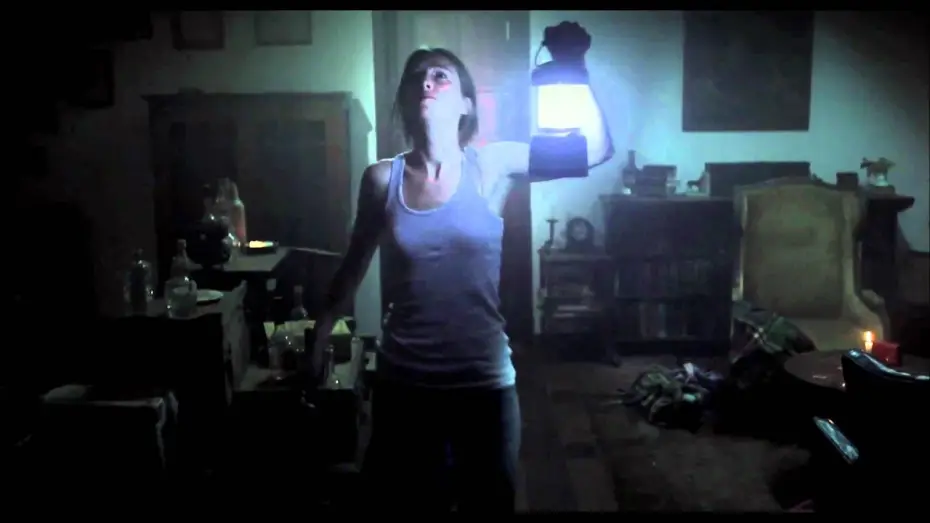 Видео к фильму Тихий дом — 'The Silent House (La Casa muda)' - Bande annonce VF HD
