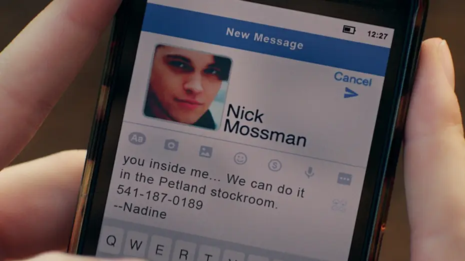 Видео к фильму Почти семнадцать | SINNERS' Hailee Steinfeld Sends Risky Text in The Edge of Seventeen