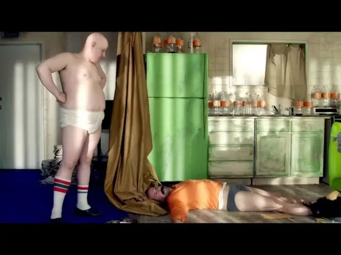 Видео к фильму Безвыходная ситуация — Small Apartments Bande Annonce VF