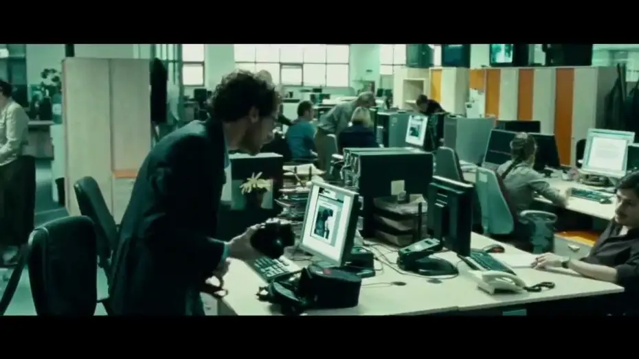 Видео к фильму Школа «Диаз» — DIAZ - Don't clean up this blood - Trailer