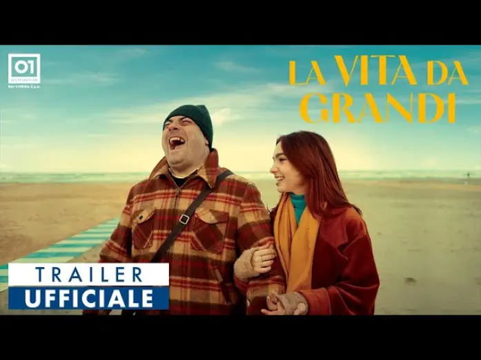 Видео к фильму La vita da grandi | LA VITA DA GRANDI di Greta Scarano (2025) - Trailer Ufficiale HD