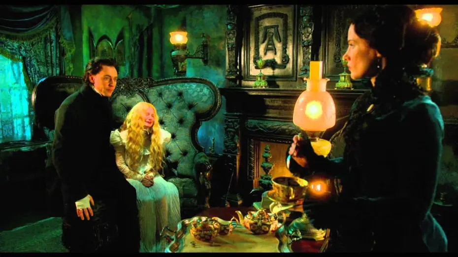 Видео к фильму Багровый пик | Crimson Peak / Extrait "Thomas et Lucille r&eacute;confortent Edith" VF [Au cin&eacute;ma le 14 octobre]