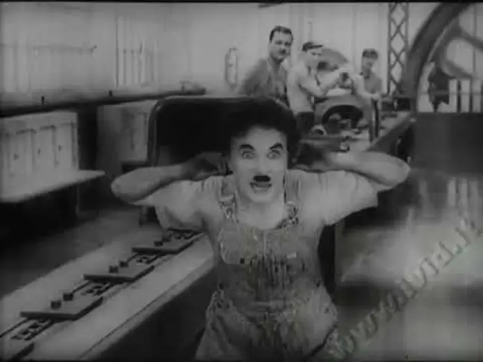 Видео к фильму Новые времена | TEMPI MODERNI (1936) -  Trailer Italiano