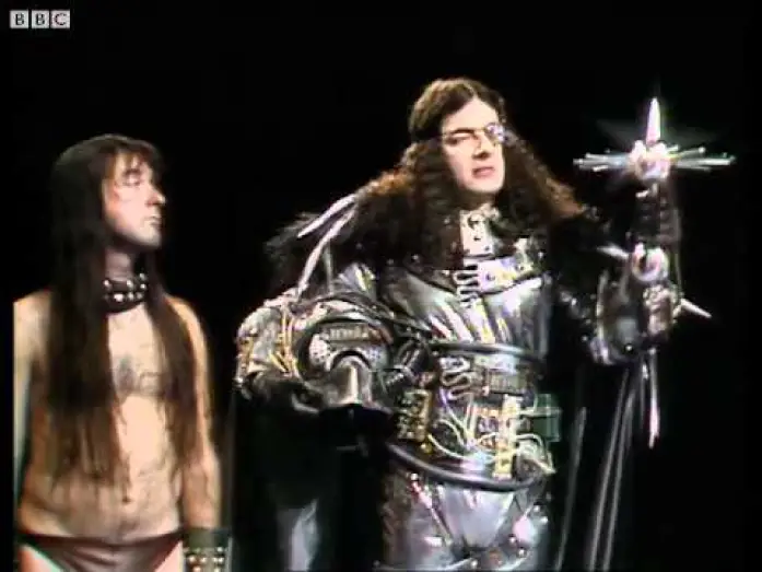 Видео к фильму Blackadder's Christmas Carol — Ghost of Christmas future - Blackadder's Christmas Carol - BBC