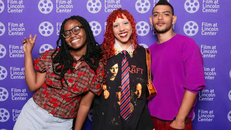 Видео к фильму Seeking Mavis Beacon — Jazmin Jones, Olivia McKayla Ross, and Yeelen Cohen on Seeking Mavis Beacon