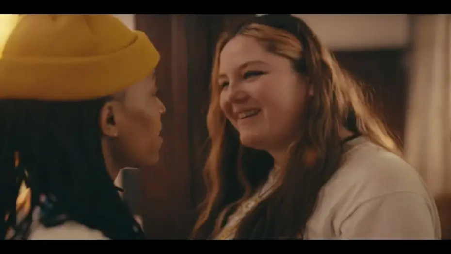 Видео к фильму Cora Bora — Surprise Visit