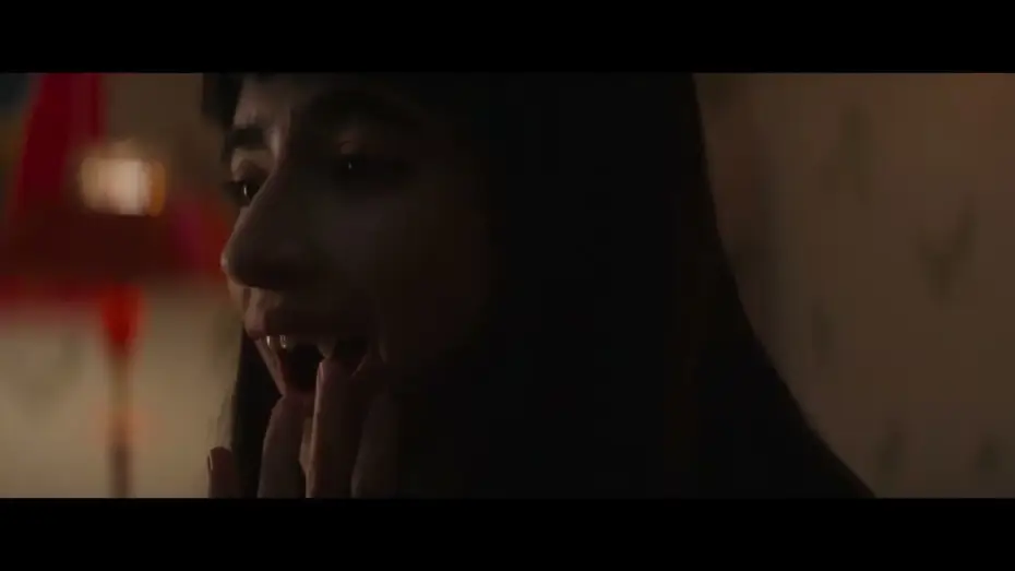 Видео к фильму Вампирша-гуманистка ищет отчаянного добровольца — Vampire humaniste cherche suicidaire consentant (Ariane Louis-Seize) - Bande annonce