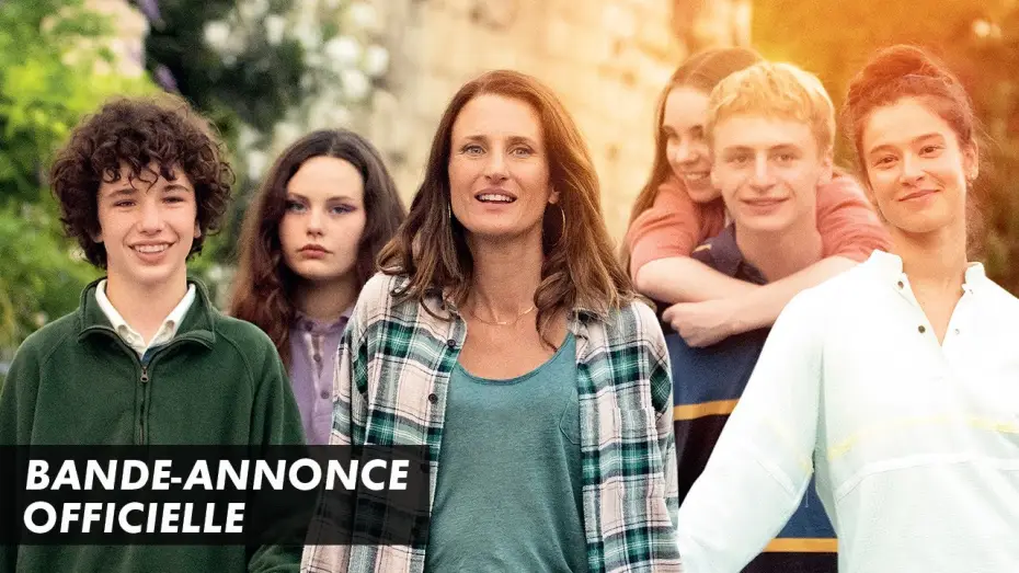 Видео к фильму Тони и её семья — TONI EN FAMILLE – Bande-annonce Officielle – Camille Cottin (2023)
