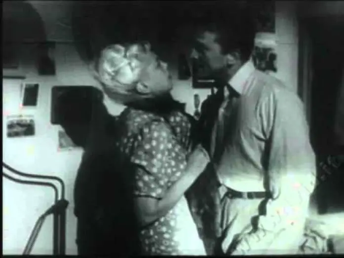 Видео к фильму Туз в рукаве | L'ASSO NELLA MANICA (1951) - Trailer Italiano