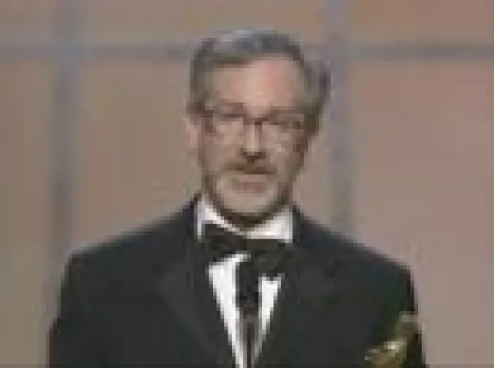 Видео к фильму Спасти рядового Райана — Steven Spielberg Wins Best Directing: 1999 Oscars