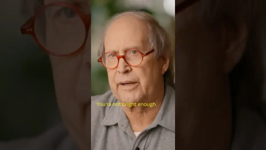 Видео к фильму Я &mdash; Чеви Чейз, а ты &mdash; нет | Chevy Chase INSULTS interviewer...