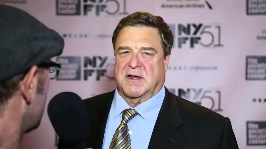 Видео к фильму Внутри Льюина Дэвиса | NYFF51: John Goodman - "Inside Llewyn Davis" Red Carpet