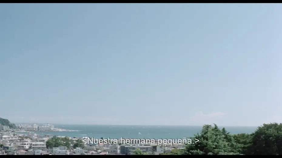 Видео к фильму Дневник Умимати | Tr&aacute;iler de "Nuestra hermana peque&ntilde;a" (VOSE)