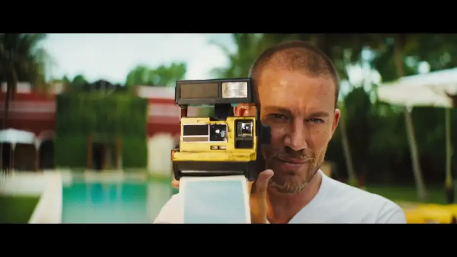 Видео к фильму Моргни дважды | UK Spot