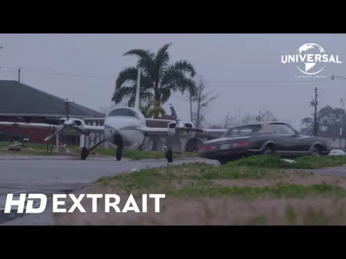 Видео к фильму Сделано в Америке | Barry Seal : American Traffic / Extrait &ldquo;Atterrissage urbain&rdquo; VF [au cin&eacute;ma le 13 septembre]