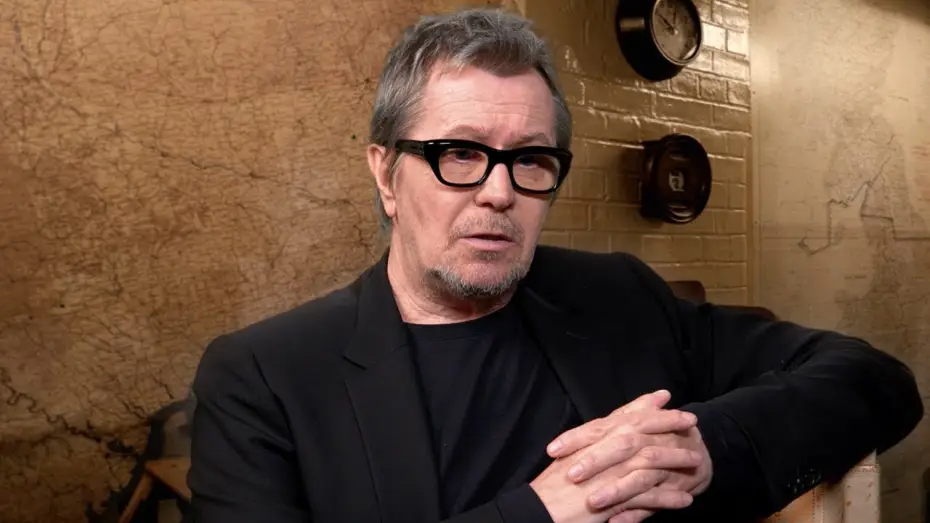 Видео к фильму Темные времена — L'ORA PIÙ BUIA - Intervista a Gary Oldman - Parte 2