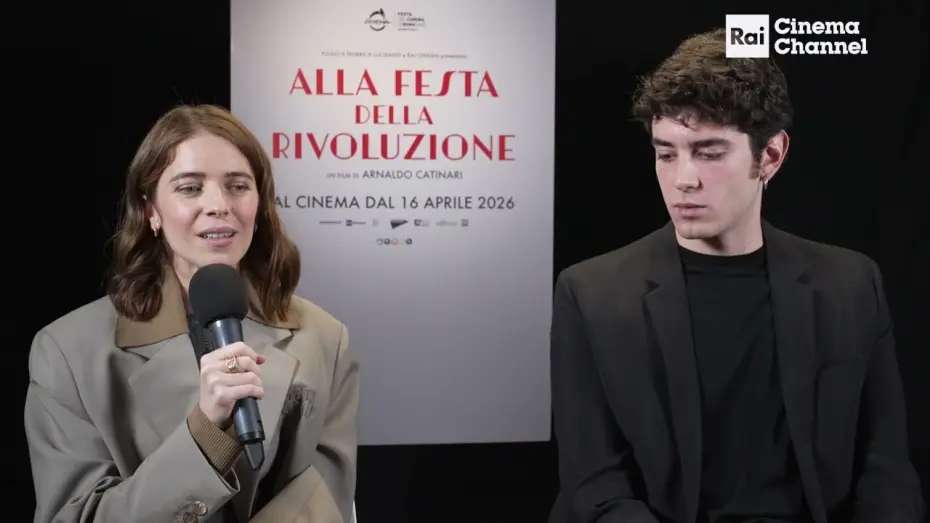 Видео к фильму Alla festa della Rivoluzione | ALLA FESTA DELLA RIVOLUZIONE - #RoFF20 - Intervista al regista Arnaldo Catinari e al cast