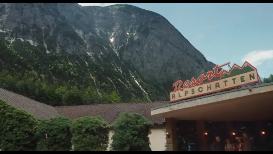 Видео к фильму Кукушка | Resort Alpschatten | Infomercial (CUCKOO &ndash; ab 29. August im Kino!)