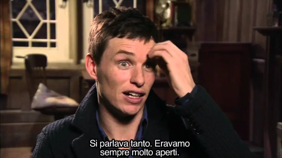 Видео к фильму Вселенная Стивена Хокинга | La Teoria del Tutto - Intervista a Eddie Redmayne (sottotitoli in italiano)