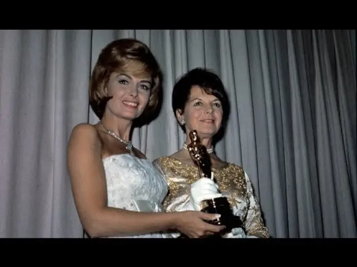 Видео к фильму 8 с половиной — 8 1/2 and Cleopatra Win Costume Design: 1964 Oscars