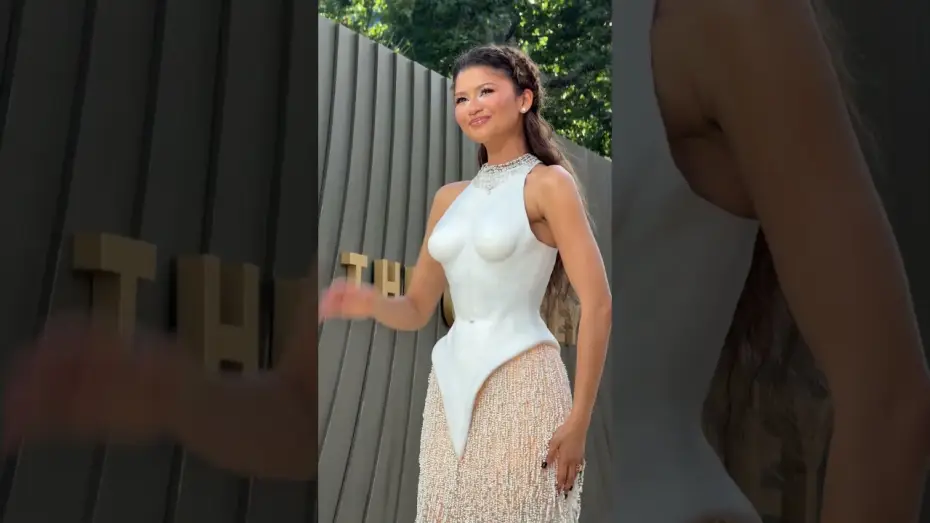 Видео к фильму Одиссея — Zendaya is Athena, goddess of wisdom and war in The Odyssey.