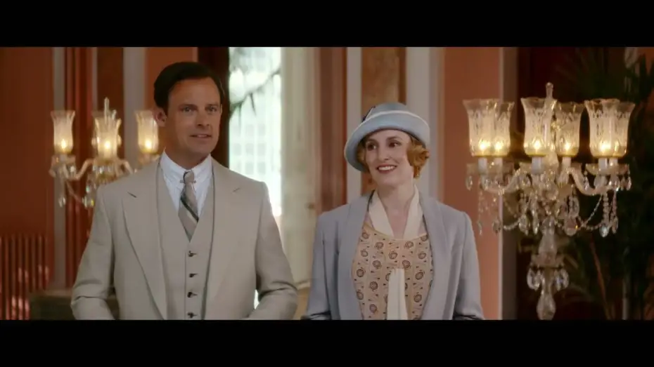 Видео к фильму Аббатство Даунтон 2 | Downton Abbey: Dietro l'obiettivo | Episodio 3 "Da Highclere alla Riviera"
