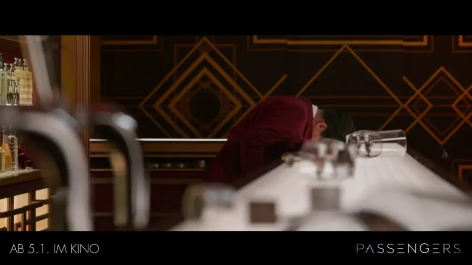 Видео к фильму Пассажиры | PASSENGERS - Clip "Bartender Bumper - Ab 5.1.2017 im Kino!