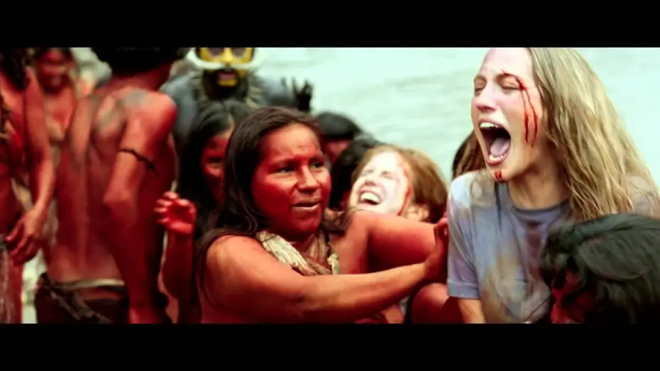 Видео к фильму Зелёный ад | GREEN INFERNO - extrait "Arriv&eacute;e au village"