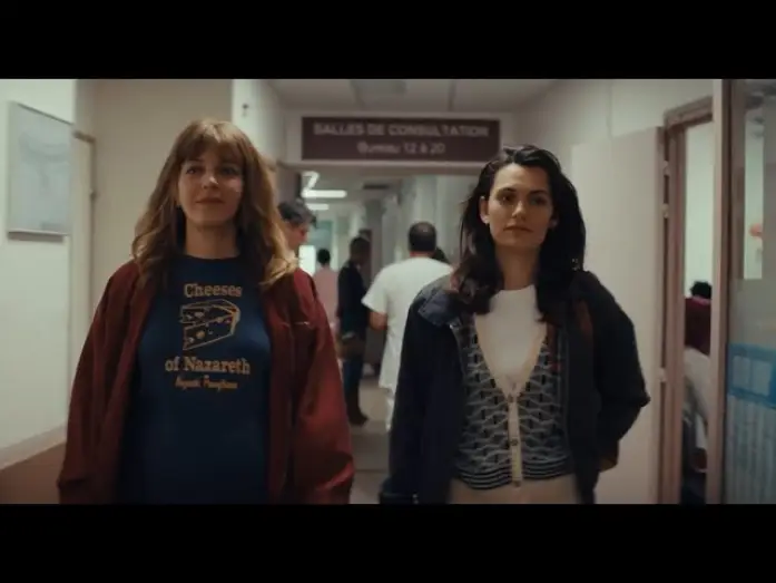 Видео к фильму Des preuves d'amour | LOVE LETTERS | Trailer | In Theaters December 25