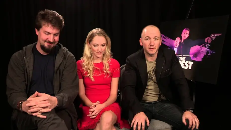 Видео к фильму Гость | Shout Out with Adam Wingard, Simon Barrett and Maika Monroe