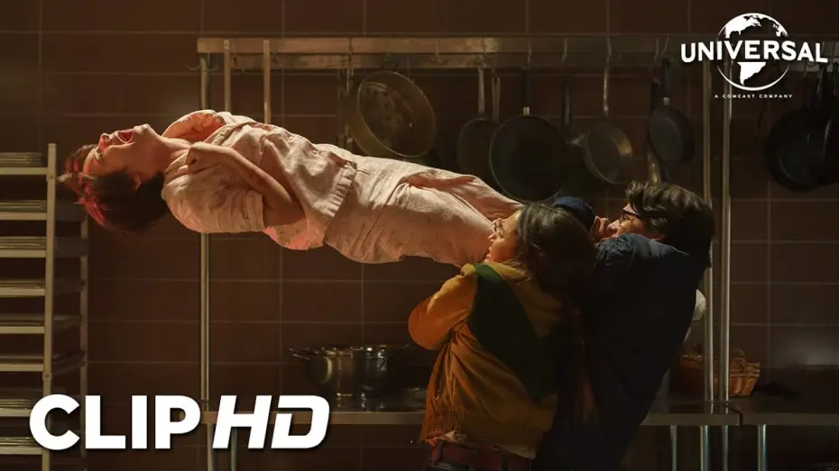 Видео к фильму Чёрный телефон 2 | Clip en espa&ntilde;ol - El Captor ataca a Gwen en un sue&ntilde;o