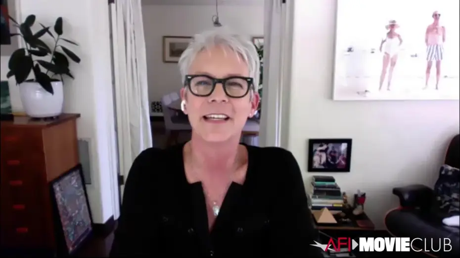 Видео к фильму Хэллоуин | Jamie Lee Curtis announces HALLOWEEN