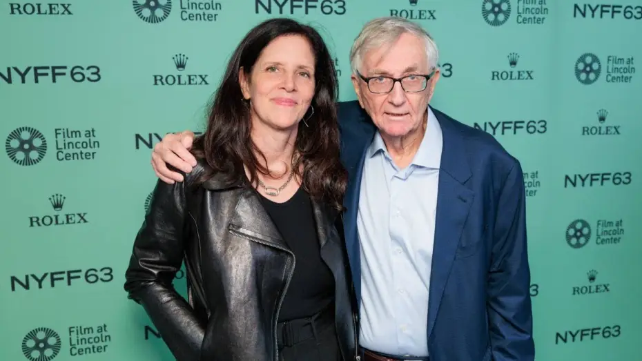 Видео к фильму Сокрытие | Seymour Hersh, Laura Poitras, Mark Obenhaus, and More on Cover-Up