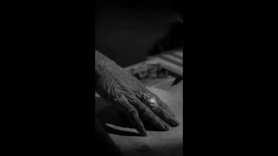 Видео к фильму Мумия | The Mummy has zero boundaries when it comes to personal space and reading time.
